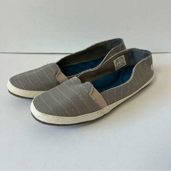 Reef Summer Slip On Gray Striped Shoes 8.5 - Picture 1 of 10